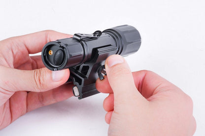 RM87 - Support magnétique fusil pour lampe