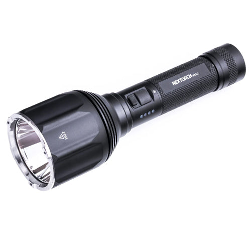 P82C - Lampe torche longue portée - 2200 Lumens