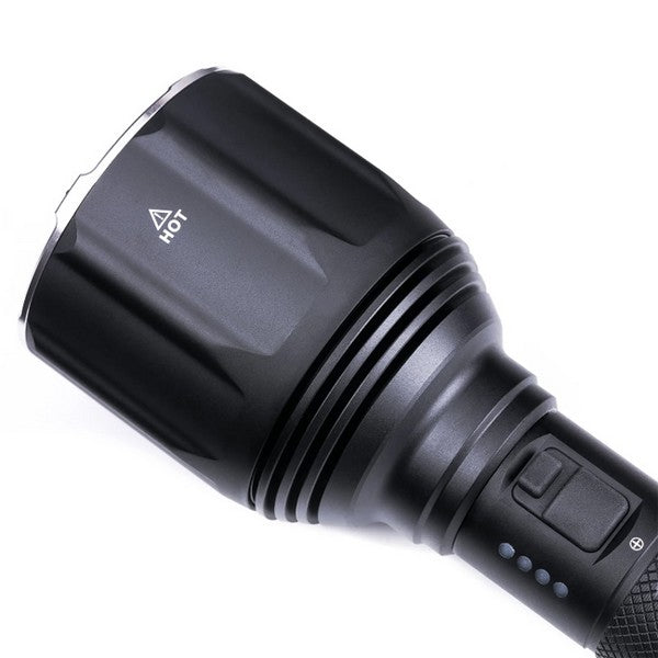 P82C - Lampe torche longue portée - 2200 Lumens